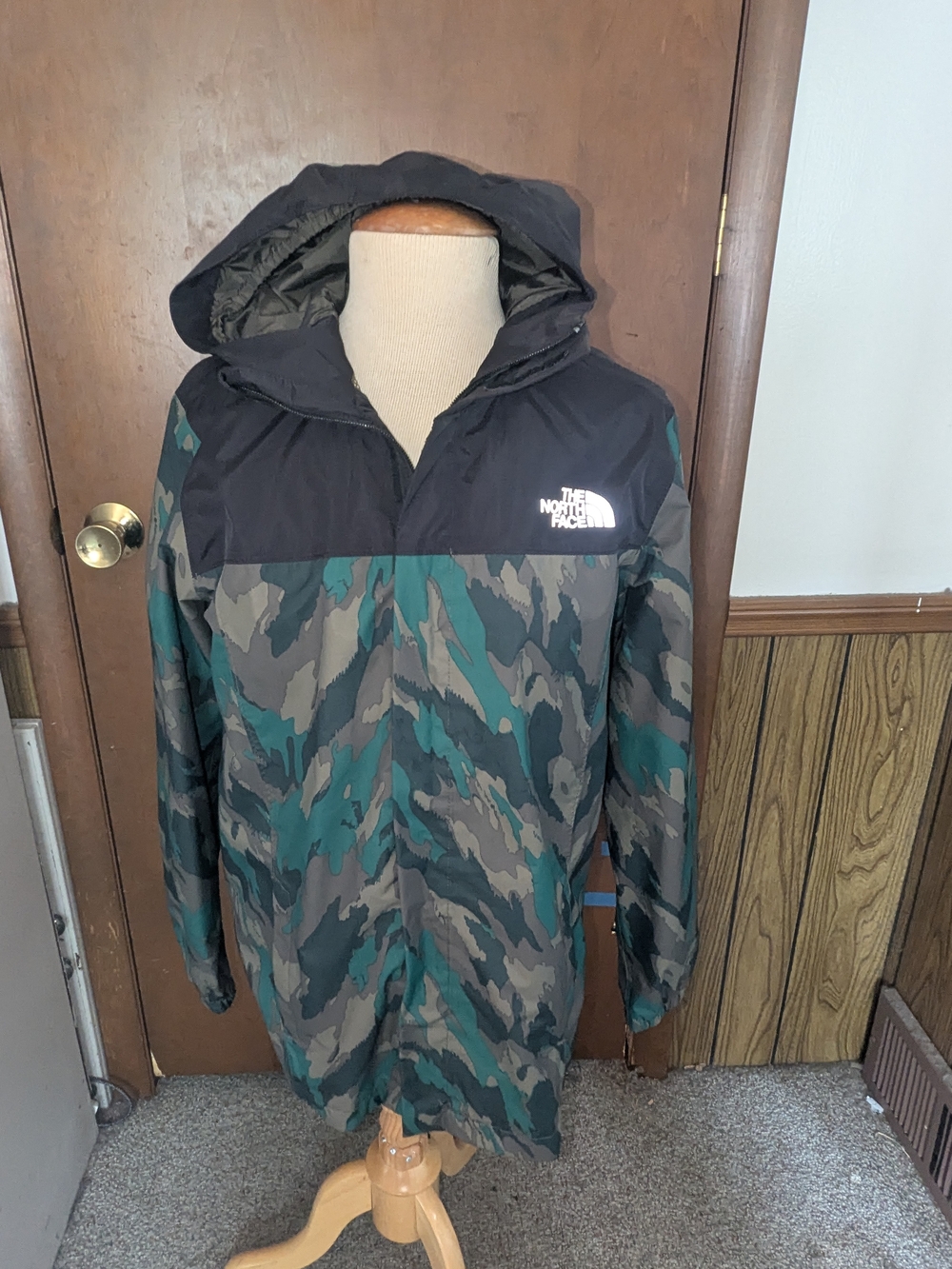 The North Face Kids Hooded Raincoat in Black and Green Camo